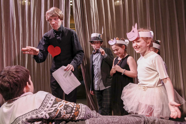 Алиса в стране чудес 8