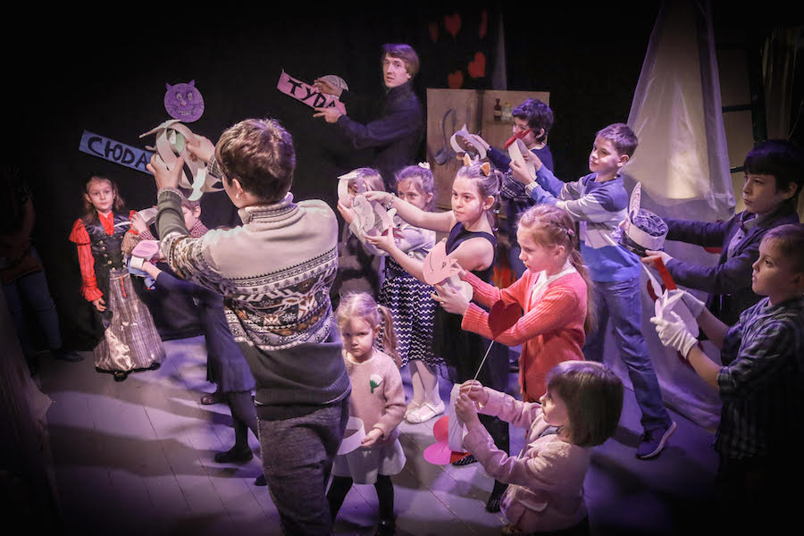 Алиса в стране чудес 11